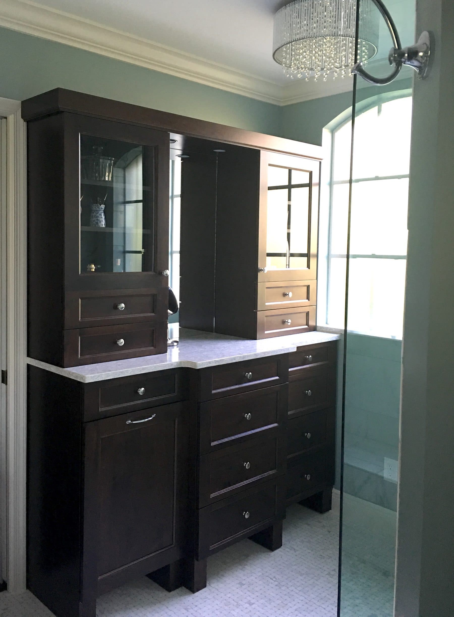 Built-in vanity nook with dual mirrors